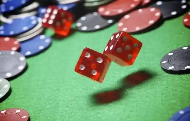 Wild Fireworks live dealer interface on mobile phone